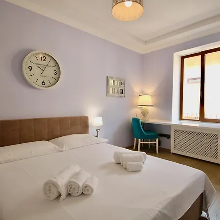 Romantic Lux Vivaldi Svobode Avenue 39