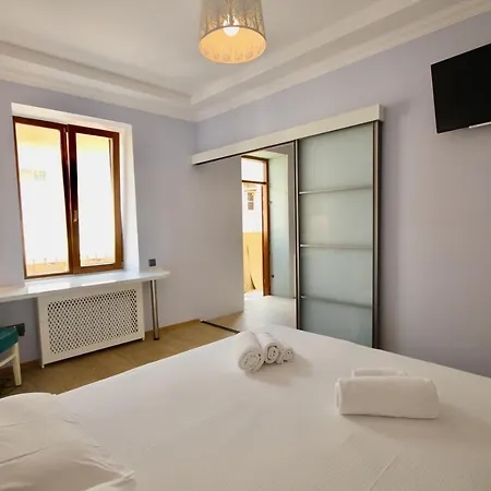 Romantic Lux Vivaldi Svobode Avenue 39