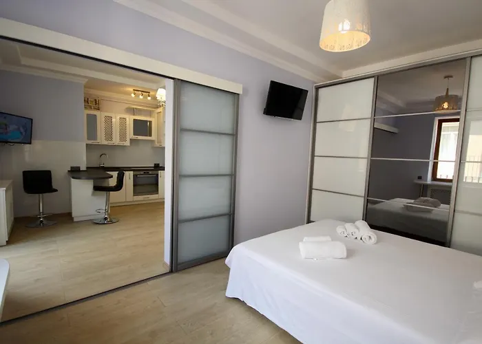 Apartamento Romantic Lux Vivaldi Svobode Avenue 39