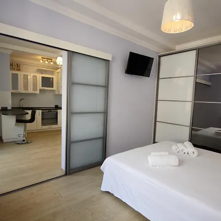 Apartamento Romantic Lux Vivaldi Svobode Avenue 39