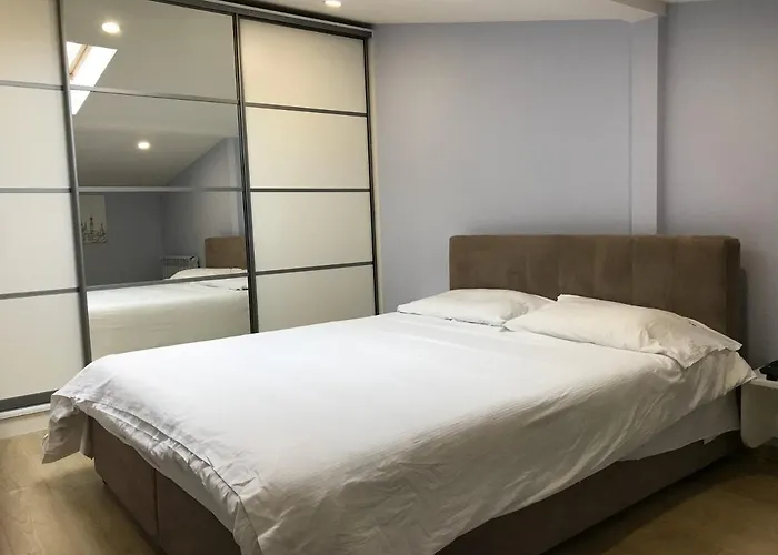 Romantic Lux Vivaldi Svobode Avenue 39