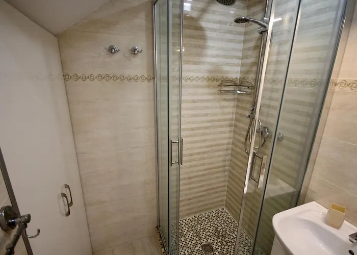 Romantic Lux Vivaldi Svobode Avenue 39 리비프