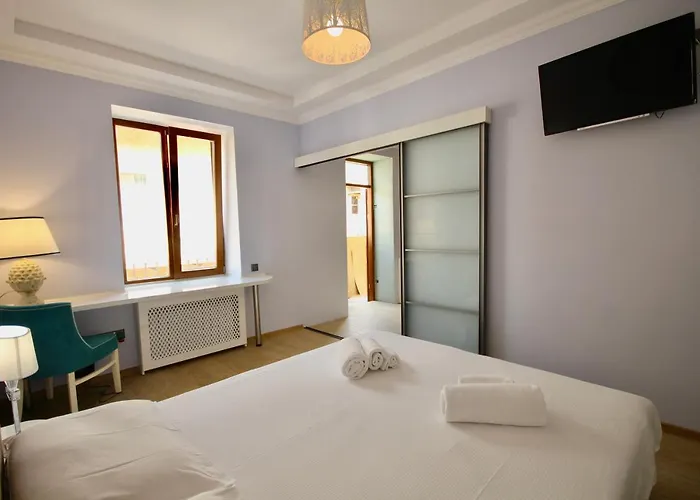 Romantic Lux Vivaldi Svobode Avenue 39